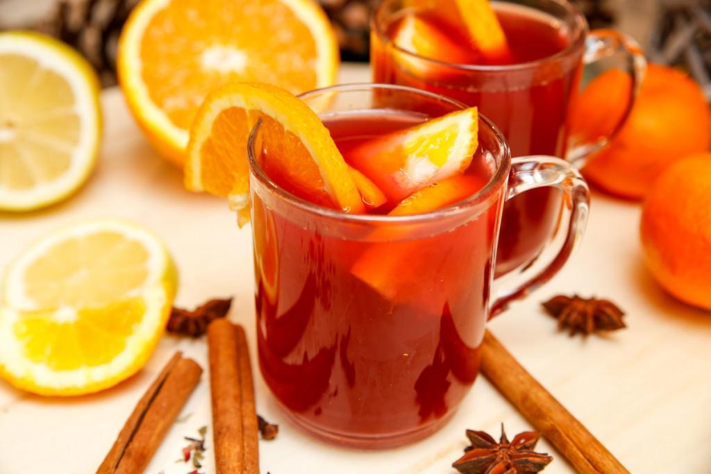 Kinderpunsch Rezept mit Traubensaft und Orange 1024x683