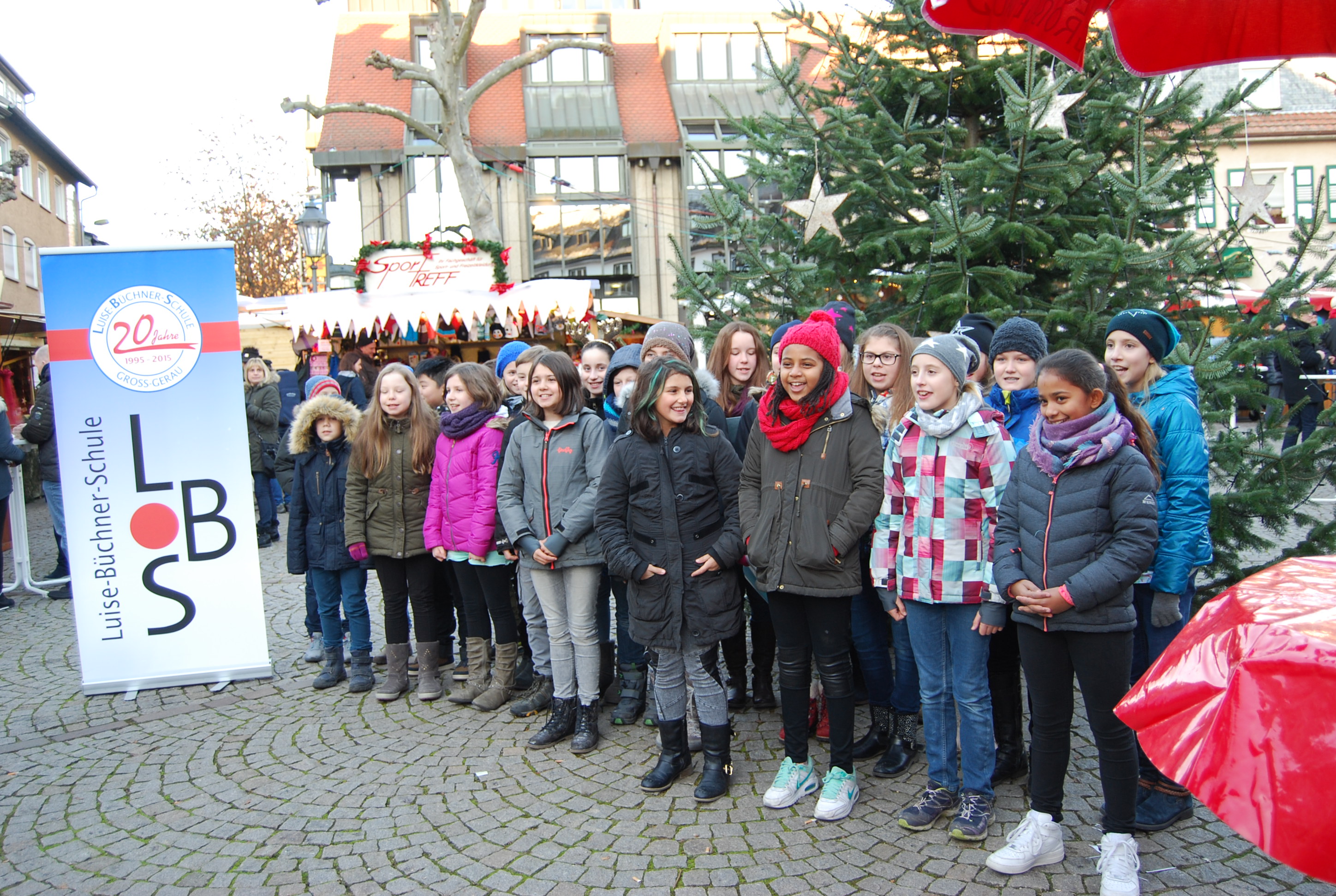 Weihnachtsmarkt GG 2016 Chor der 5er in Aktion