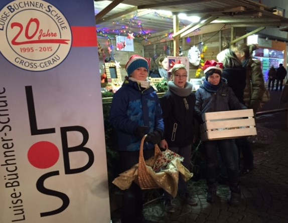 Weihnachtsmarkt GG 2016 Mit dem Bauchladen auf Verkaufsförderungstour